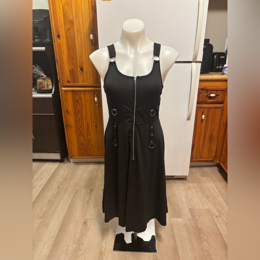 Elegant Black Sleeveless Dress
